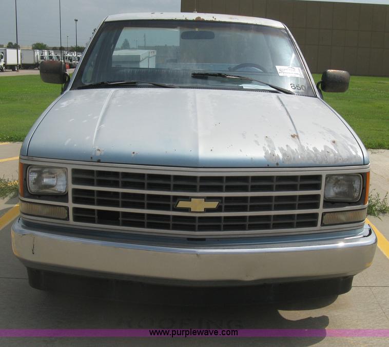 image for item H5369 1991 Chevrolet Cheyenne 1500 pickup truck