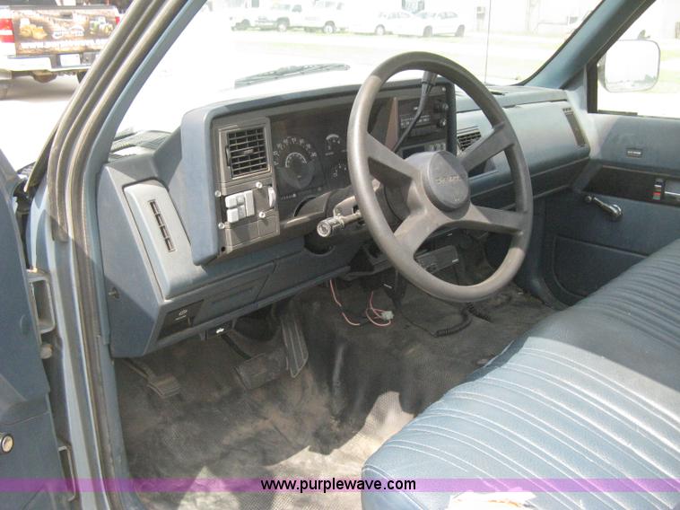 image for item H5369 1991 Chevrolet Cheyenne 1500 pickup truck
