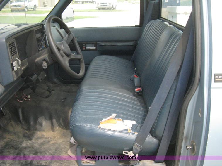 image for item H5369 1991 Chevrolet Cheyenne 1500 pickup truck