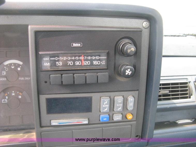 image for item H5369 1991 Chevrolet Cheyenne 1500 pickup truck