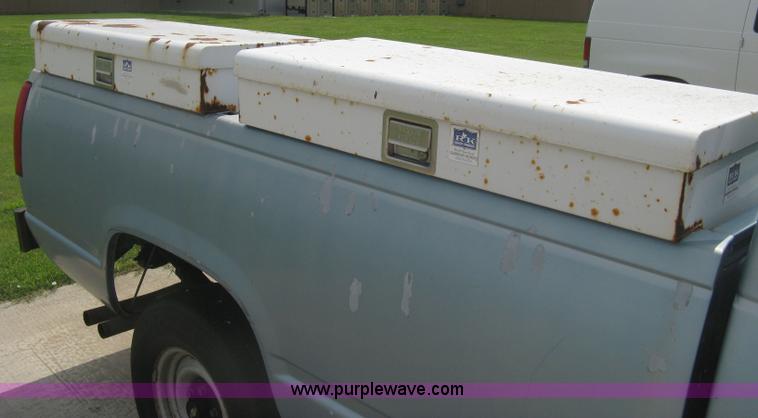 image for item H5369 1991 Chevrolet Cheyenne 1500 pickup truck