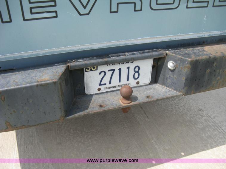 image for item H5369 1991 Chevrolet Cheyenne 1500 pickup truck