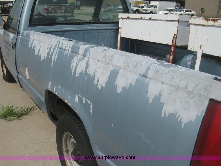 image for item H5369 1991 Chevrolet Cheyenne 1500 pickup truck