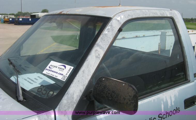 image for item H5369 1991 Chevrolet Cheyenne 1500 pickup truck