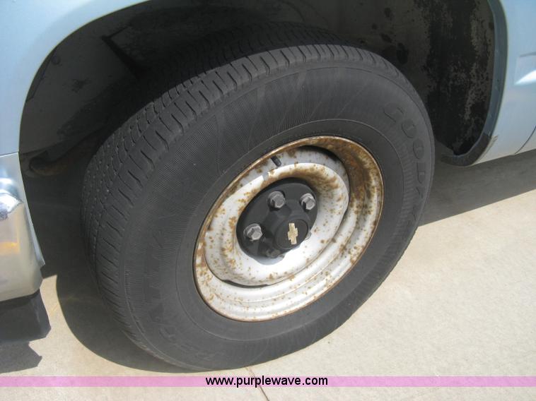 image for item H5369 1991 Chevrolet Cheyenne 1500 pickup truck