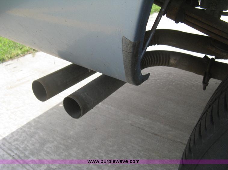 image for item H5369 1991 Chevrolet Cheyenne 1500 pickup truck