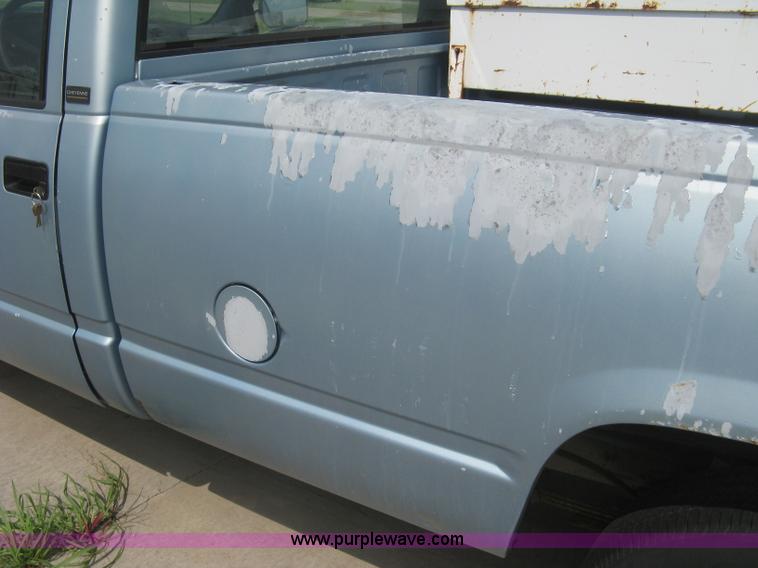 image for item H5369 1991 Chevrolet Cheyenne 1500 pickup truck