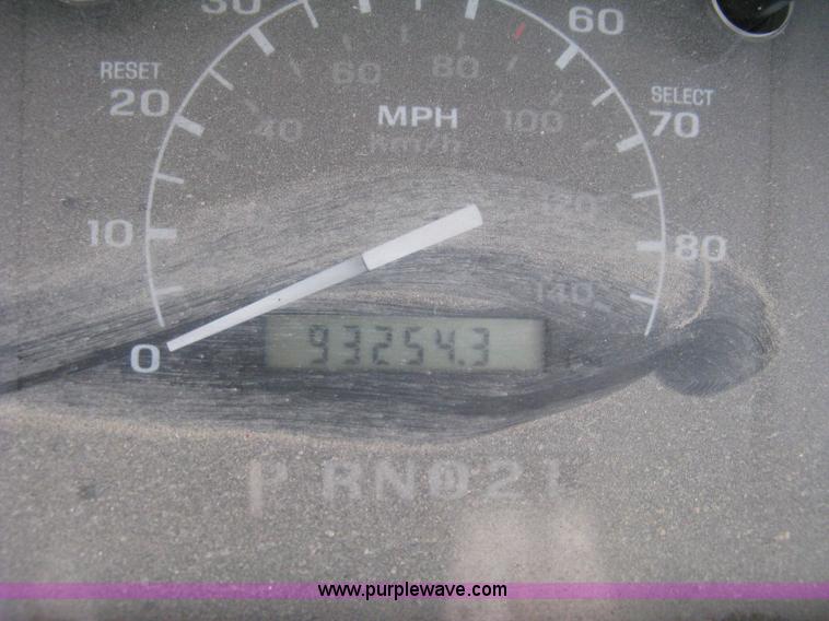 image for item H5370 1993 Ford F150 XL pickup truck