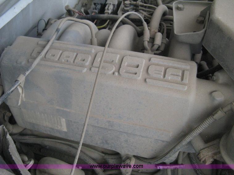 image for item H5370 1993 Ford F150 XL pickup truck