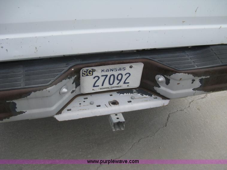 image for item H5370 1993 Ford F150 XL pickup truck