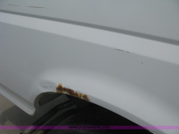 image for item H5370 1993 Ford F150 XL pickup truck