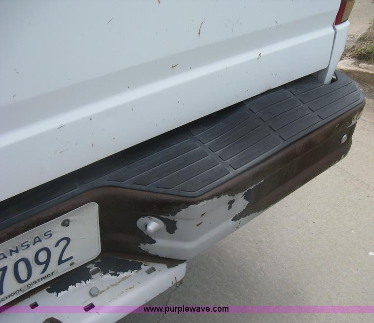 image for item H5370 1993 Ford F150 XL pickup truck