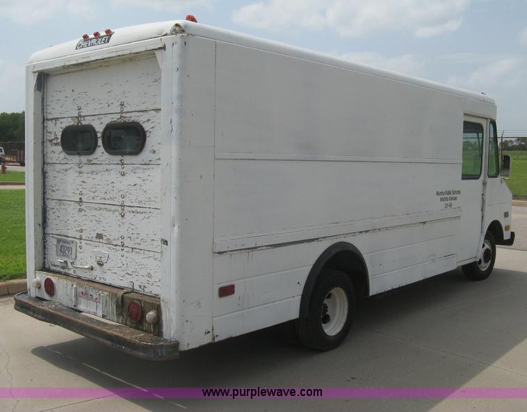 image for item H5372 1981 Chevrolet P30 step van