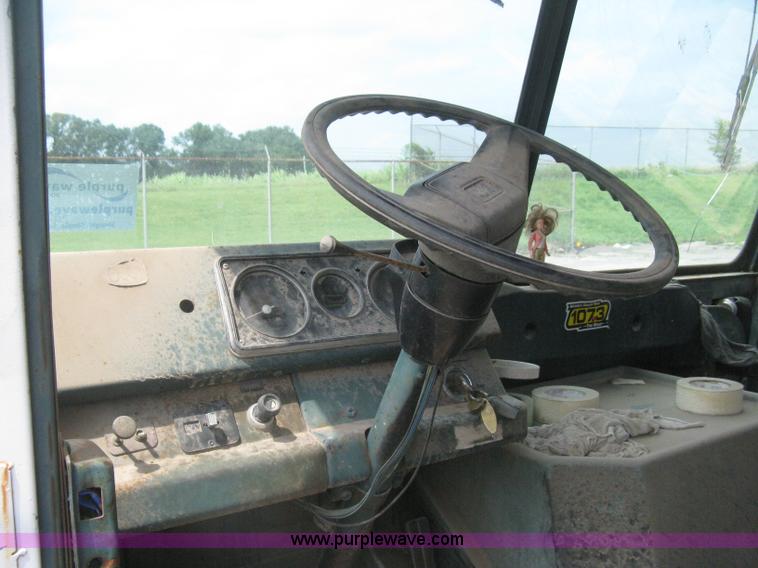 image for item H5372 1981 Chevrolet P30 step van