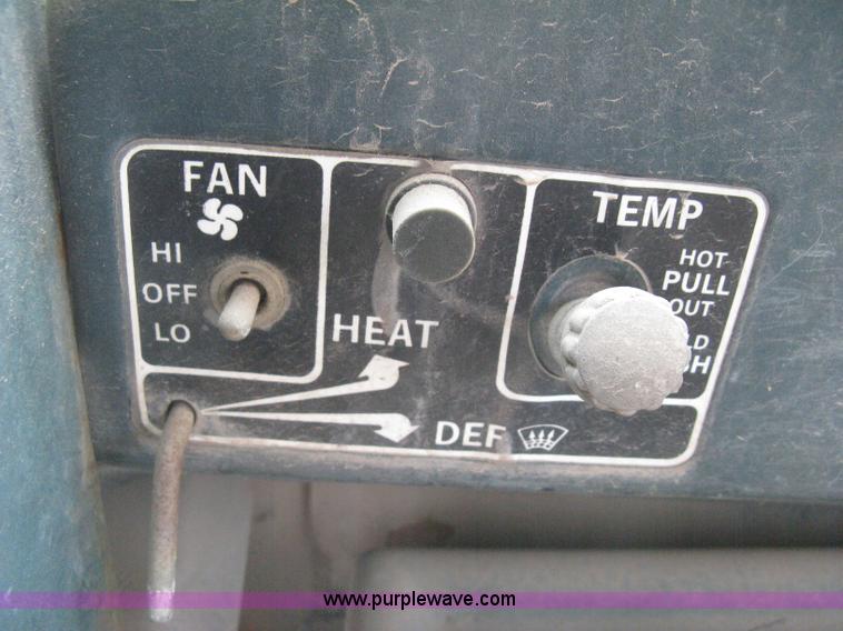 image for item H5372 1981 Chevrolet P30 step van