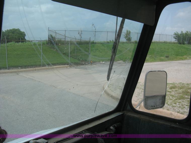 image for item H5372 1981 Chevrolet P30 step van