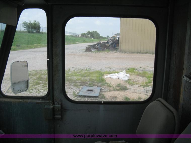 image for item H5372 1981 Chevrolet P30 step van