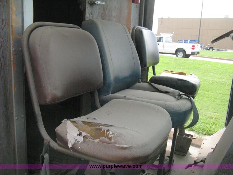 image for item H5372 1981 Chevrolet P30 step van