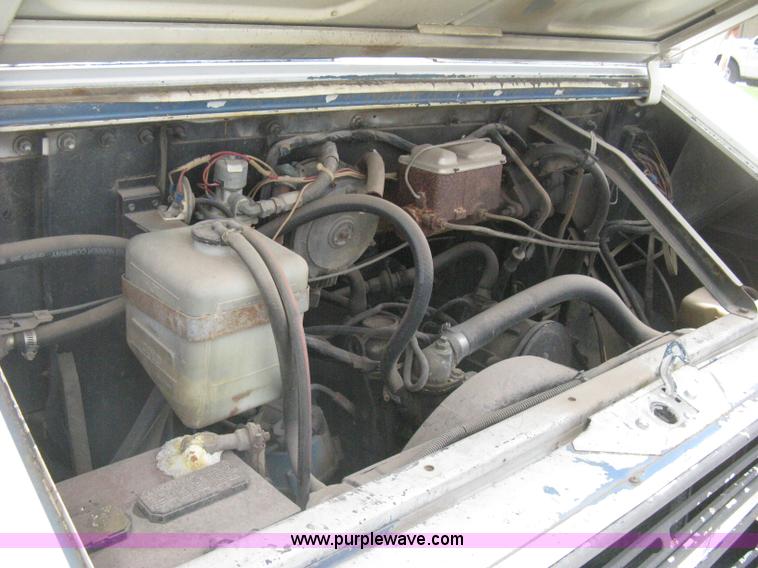 image for item H5372 1981 Chevrolet P30 step van