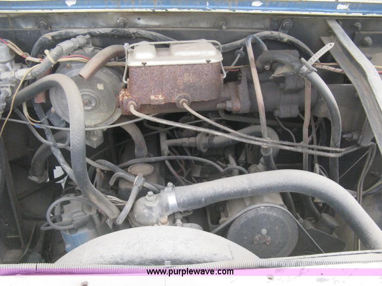 image for item H5372 1981 Chevrolet P30 step van