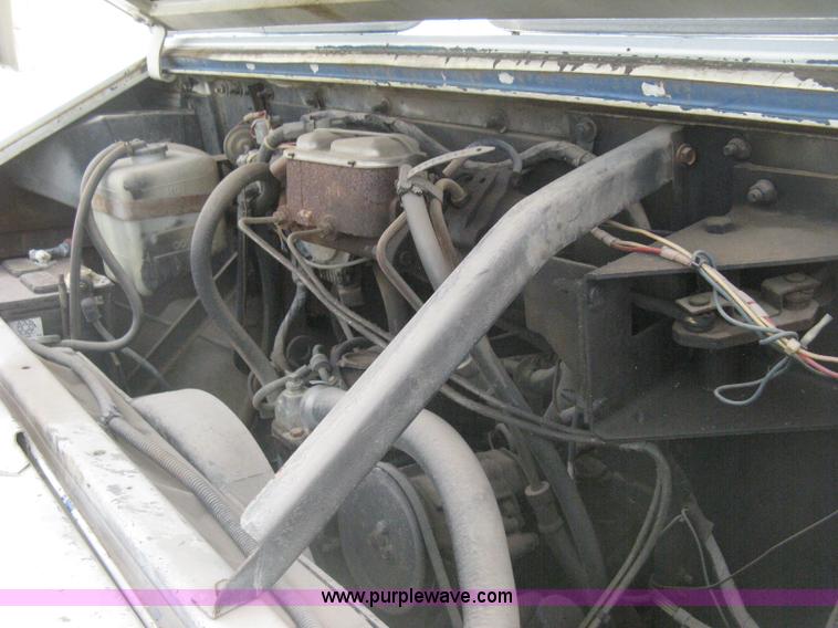 image for item H5372 1981 Chevrolet P30 step van