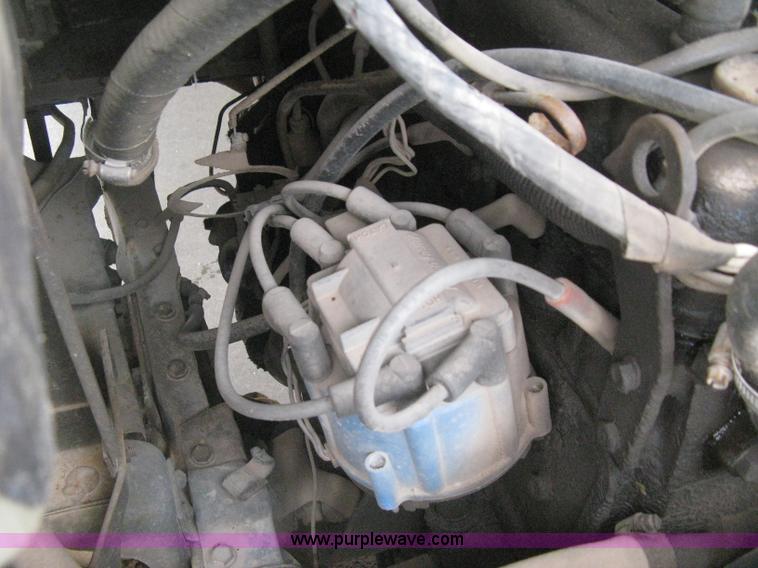 image for item H5372 1981 Chevrolet P30 step van