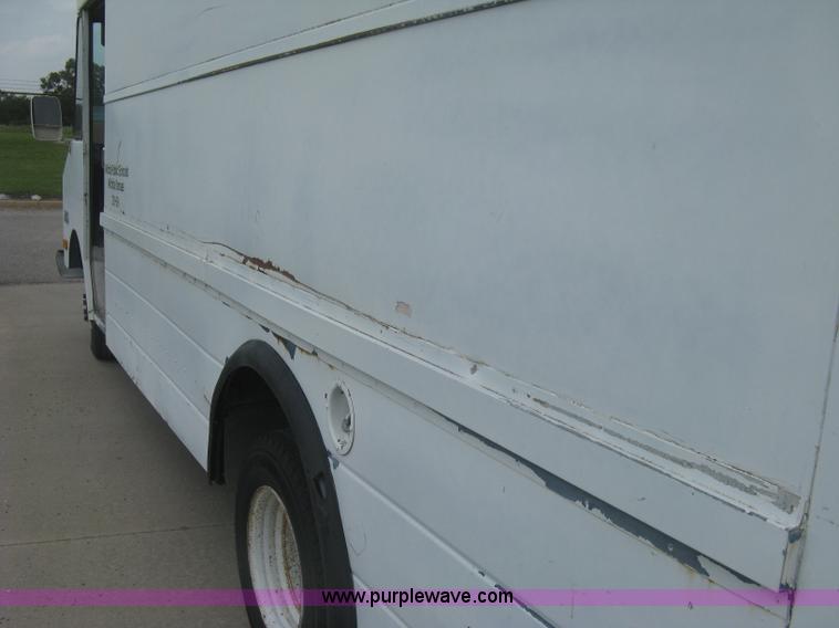 image for item H5372 1981 Chevrolet P30 step van