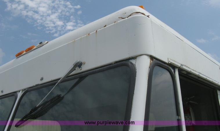 image for item H5372 1981 Chevrolet P30 step van