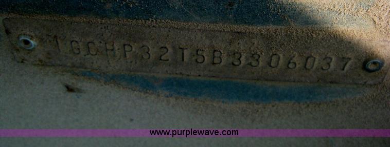 image for item H5372 1981 Chevrolet P30 step van