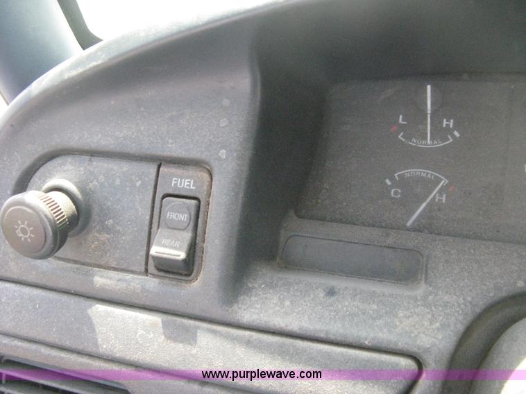 image for item H5375 1996 Ford F150 pickup truck