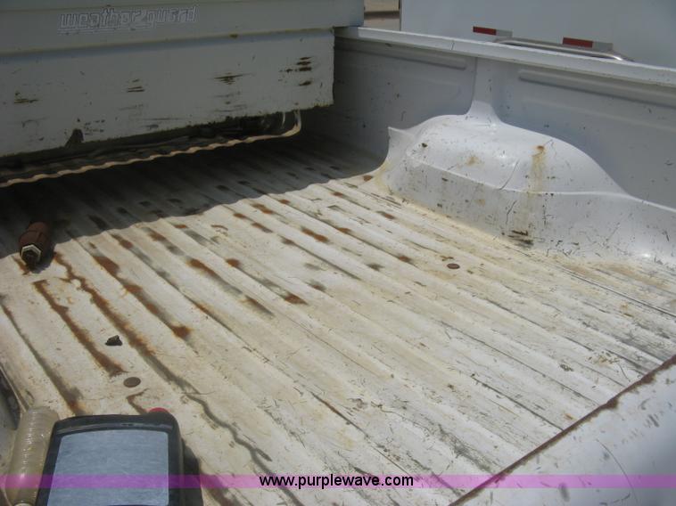 image for item H5375 1996 Ford F150 pickup truck