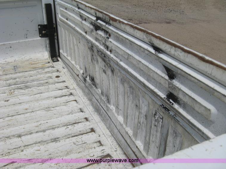 image for item H5375 1996 Ford F150 pickup truck