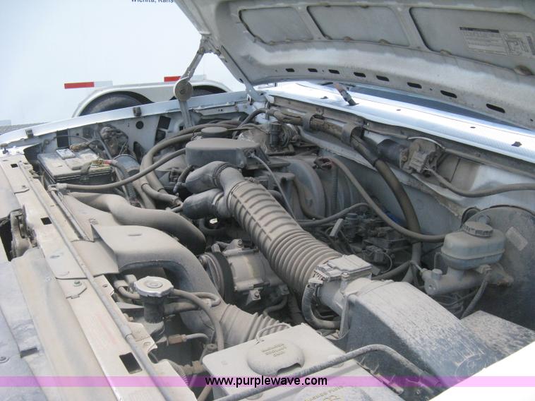 image for item H5375 1996 Ford F150 pickup truck