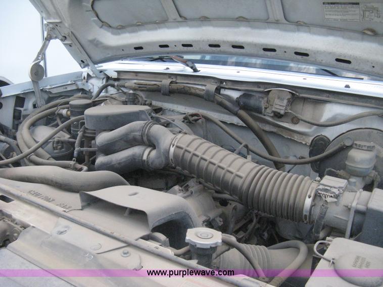 image for item H5375 1996 Ford F150 pickup truck