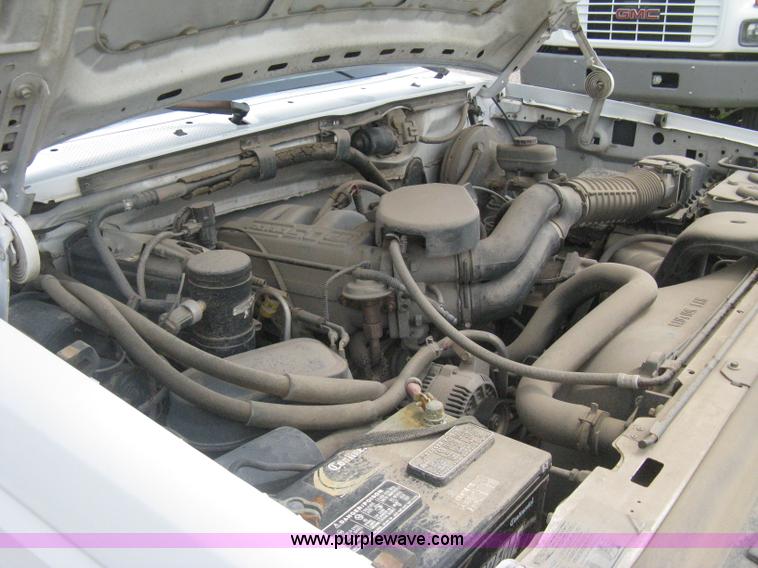 image for item H5375 1996 Ford F150 pickup truck