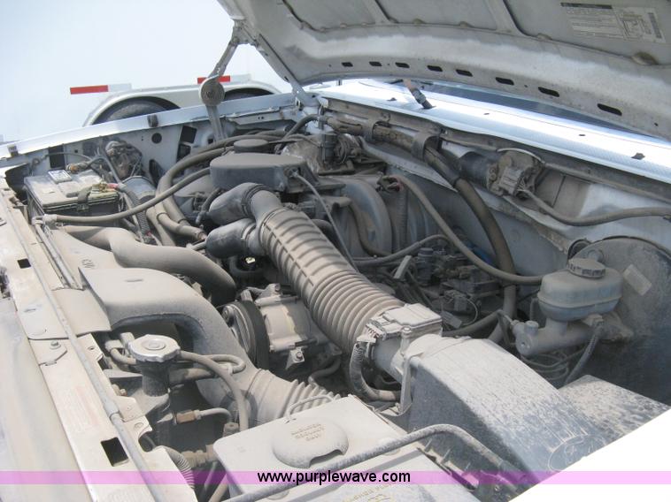 image for item H5375 1996 Ford F150 pickup truck