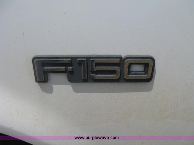 image for item H5375 1996 Ford F150 pickup truck