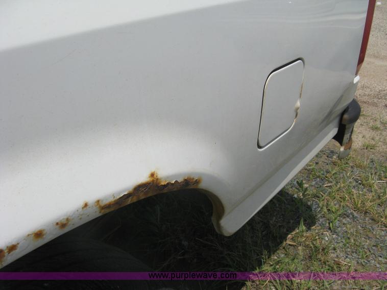 image for item H5375 1996 Ford F150 pickup truck