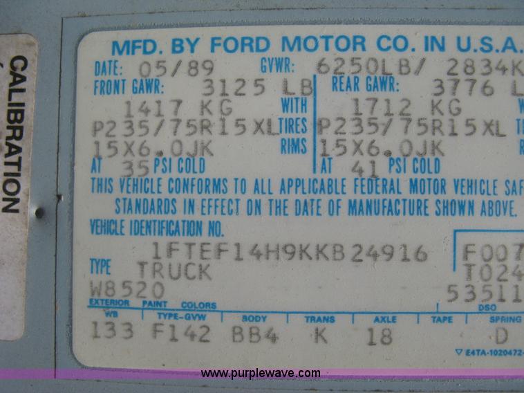 image for item H5376 1989 Ford F150 Custom pickup truck