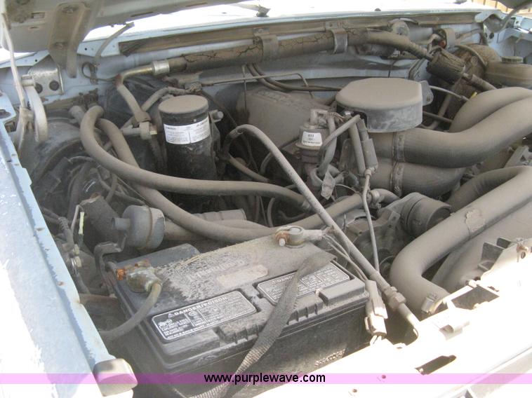 image for item H5376 1989 Ford F150 Custom pickup truck