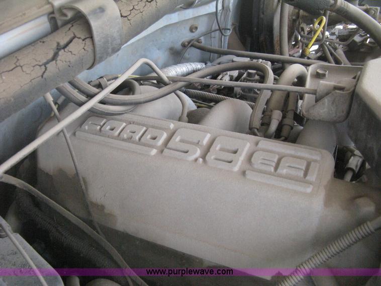 image for item H5376 1989 Ford F150 Custom pickup truck