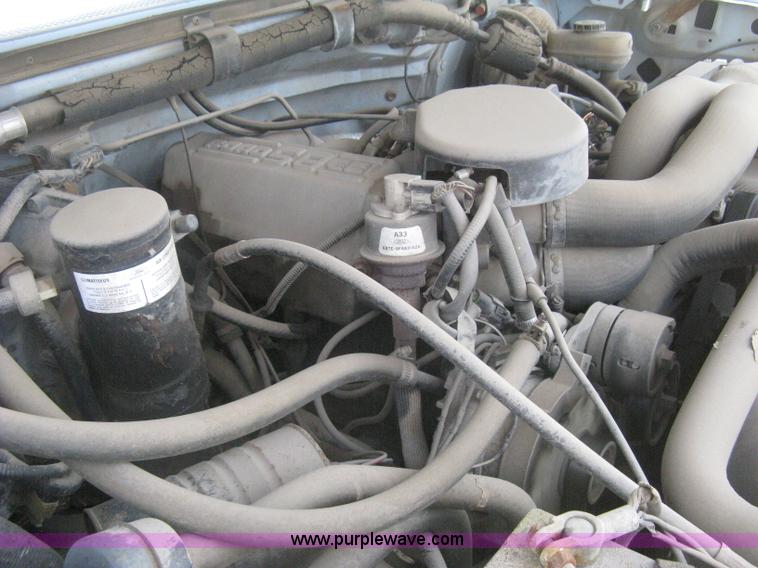 image for item H5376 1989 Ford F150 Custom pickup truck