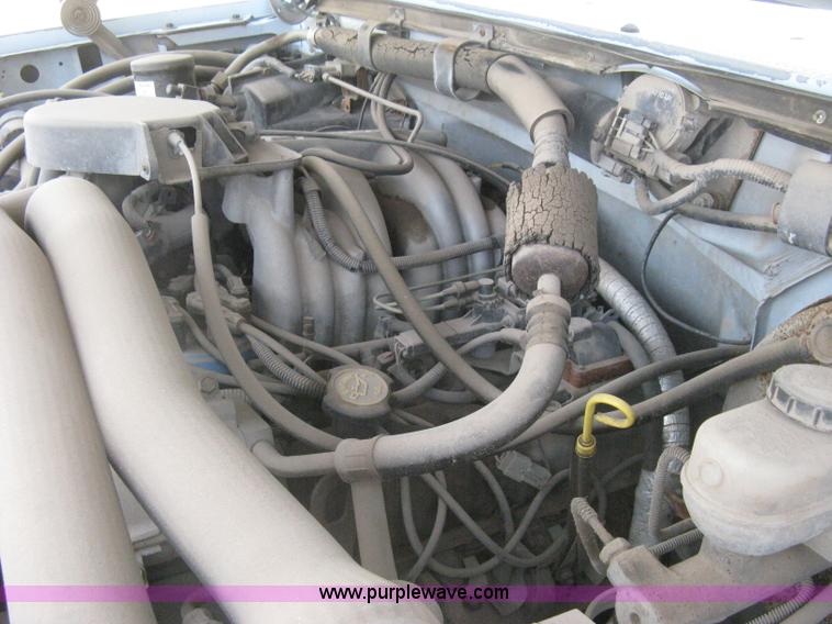 image for item H5376 1989 Ford F150 Custom pickup truck