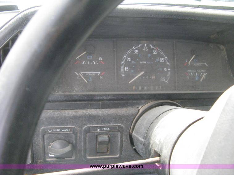 image for item H5377 1989 Ford F450 Super Duty flatbed pickup truck