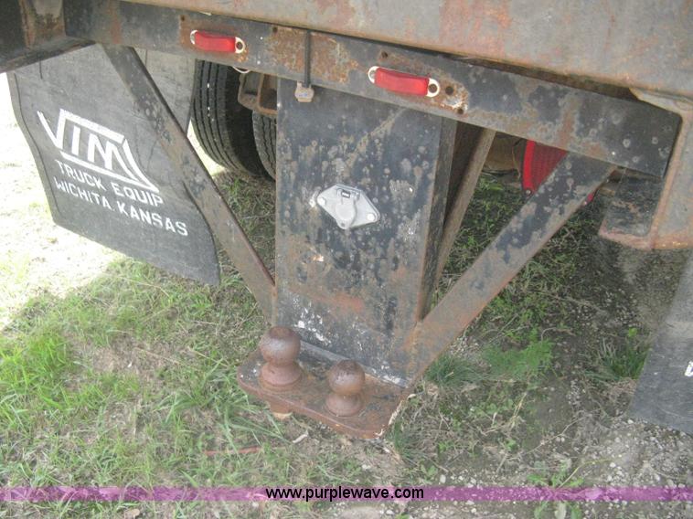 image for item H5377 1989 Ford F450 Super Duty flatbed pickup truck