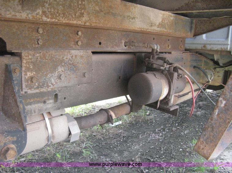 image for item H5377 1989 Ford F450 Super Duty flatbed pickup truck