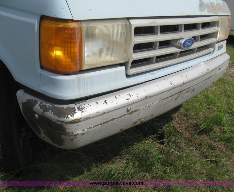 image for item H5377 1989 Ford F450 Super Duty flatbed pickup truck