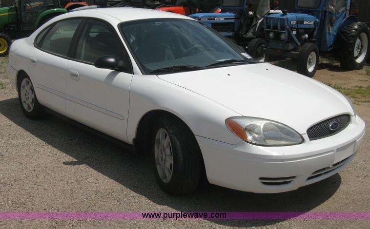 image for item H5378 2007 Ford Taurus SE