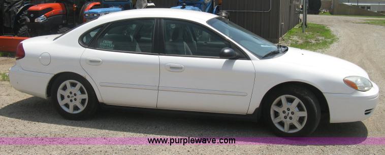 image for item H5378 2007 Ford Taurus SE