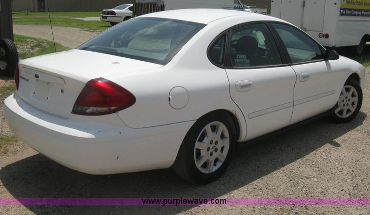 image for item H5378 2007 Ford Taurus SE